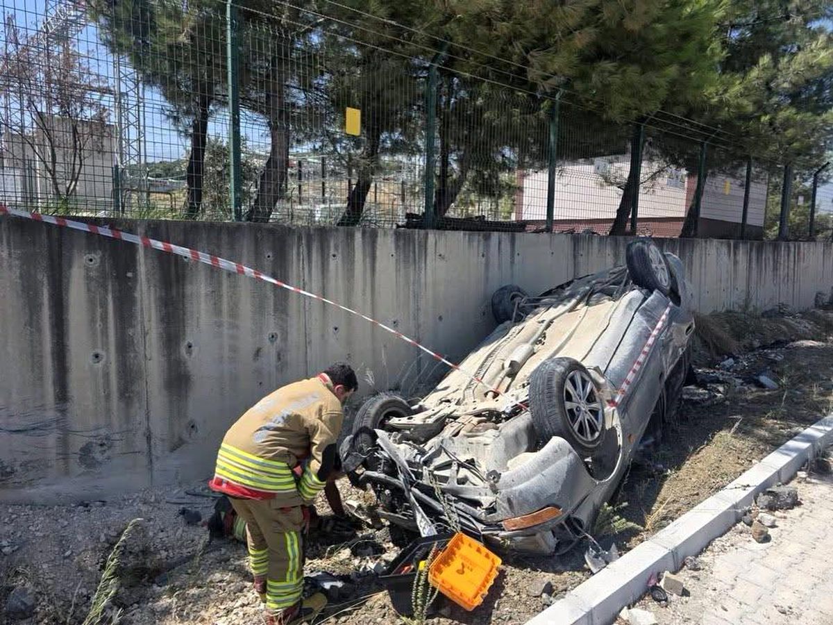Antakya'da takla atan aracın sürücüsü yaralandı