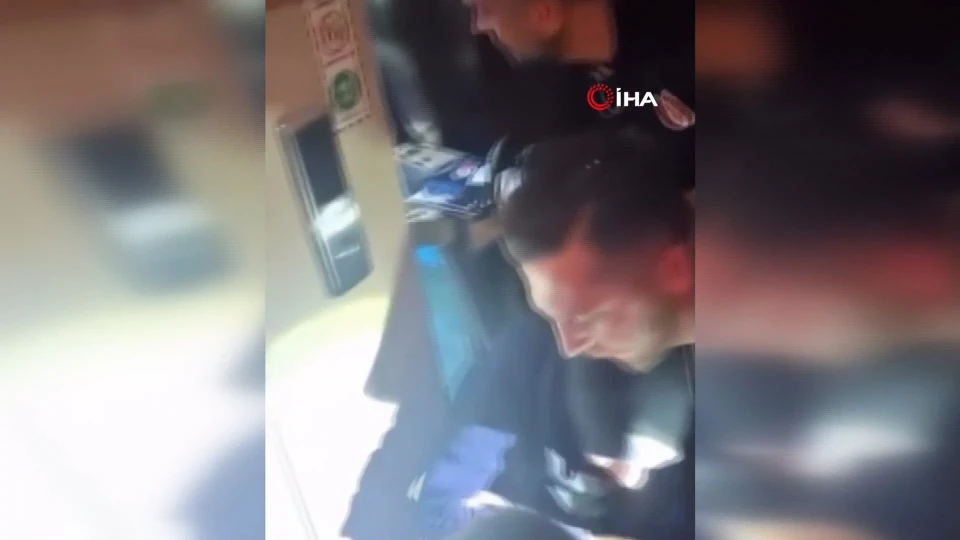 Yalova İtfaiyesi'nden Asansör Operasyonu: 9 Kişi Tahliye Edildi