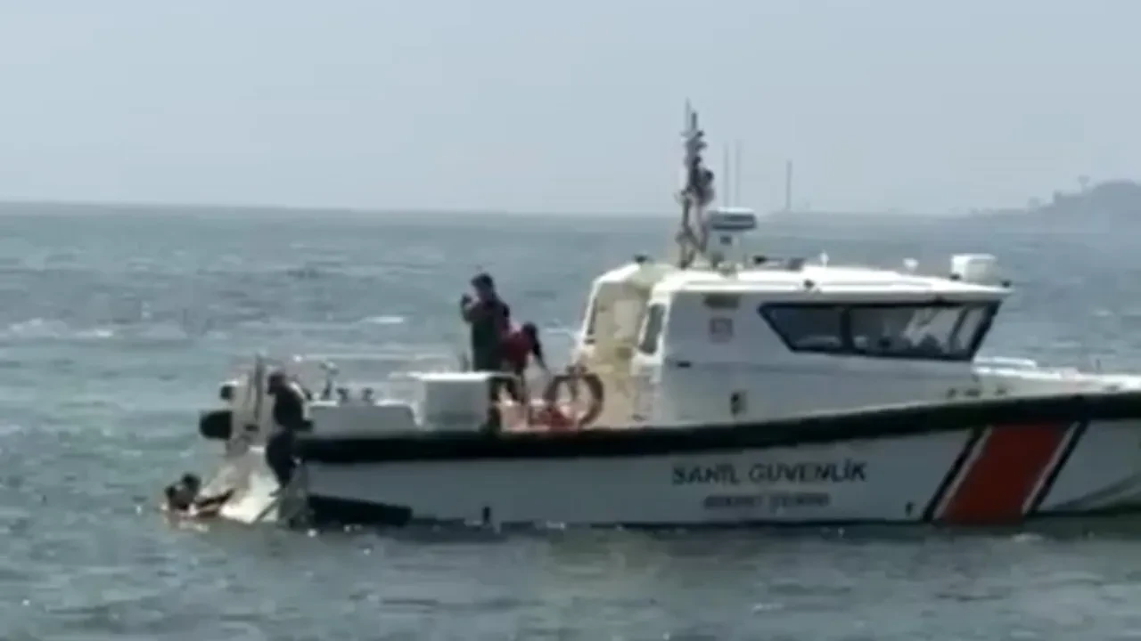 Seyir halindeki feribotta şok olay: Yolcu denize düştü