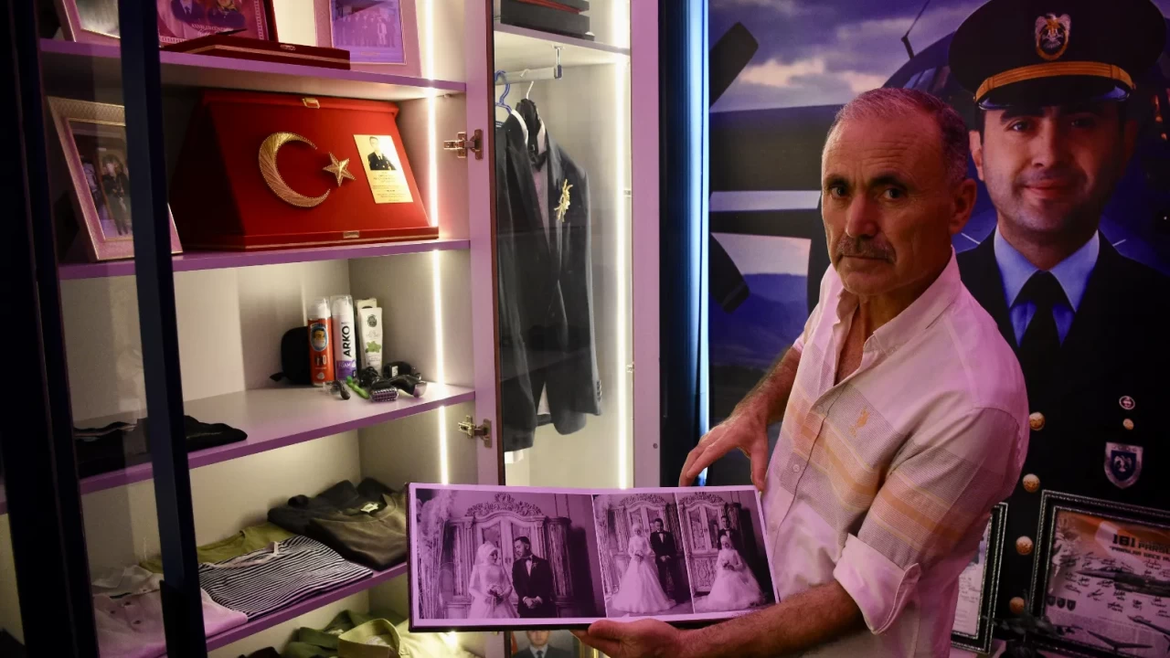 Şehit babasından yürek burkan vefa: Oğlunun hatırasını evine sığdırdı