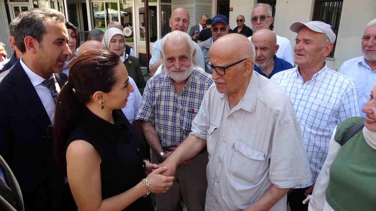 Beykoz'da 50 yıllık mülkiyet krizi çözüldü: Bin 200 davalı ve 6 bin 500 vatandaşı ilgilendiren Çamlıbahçe davasında tari..