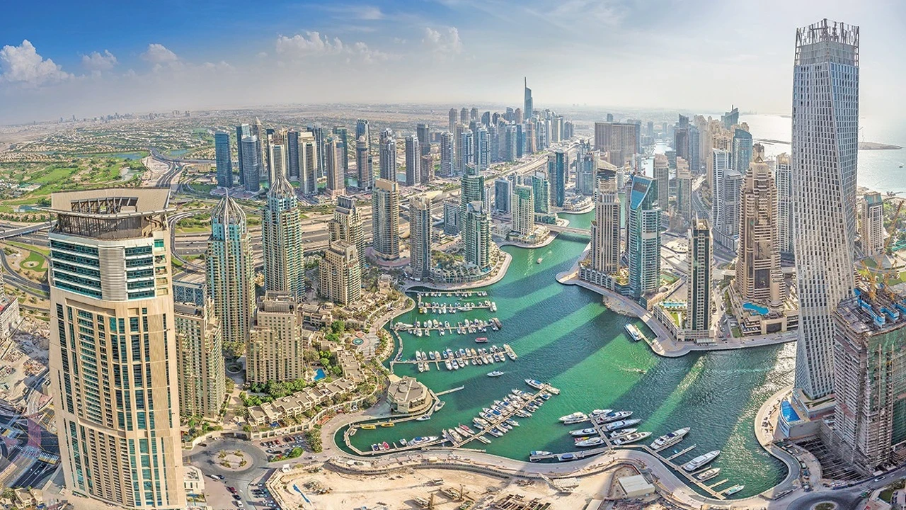 Dubai'ye gidecekler dikkat! Vize kuralları değişti, 47 bin TL'yi geçti