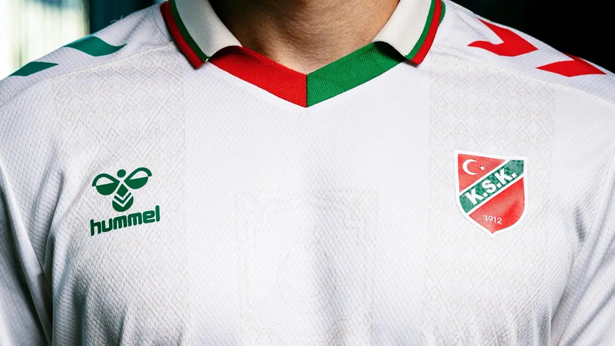 Karşıyaka, yeni sezon formalarını tanıttı