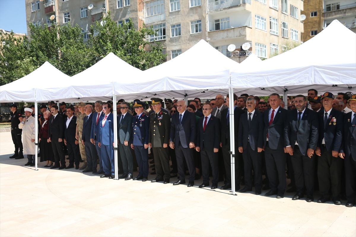 Doğu'da 15 Temmuz Demokrasi ve Milli Birlik Günü dolayısıyla şehitlikler ziyaret edildi