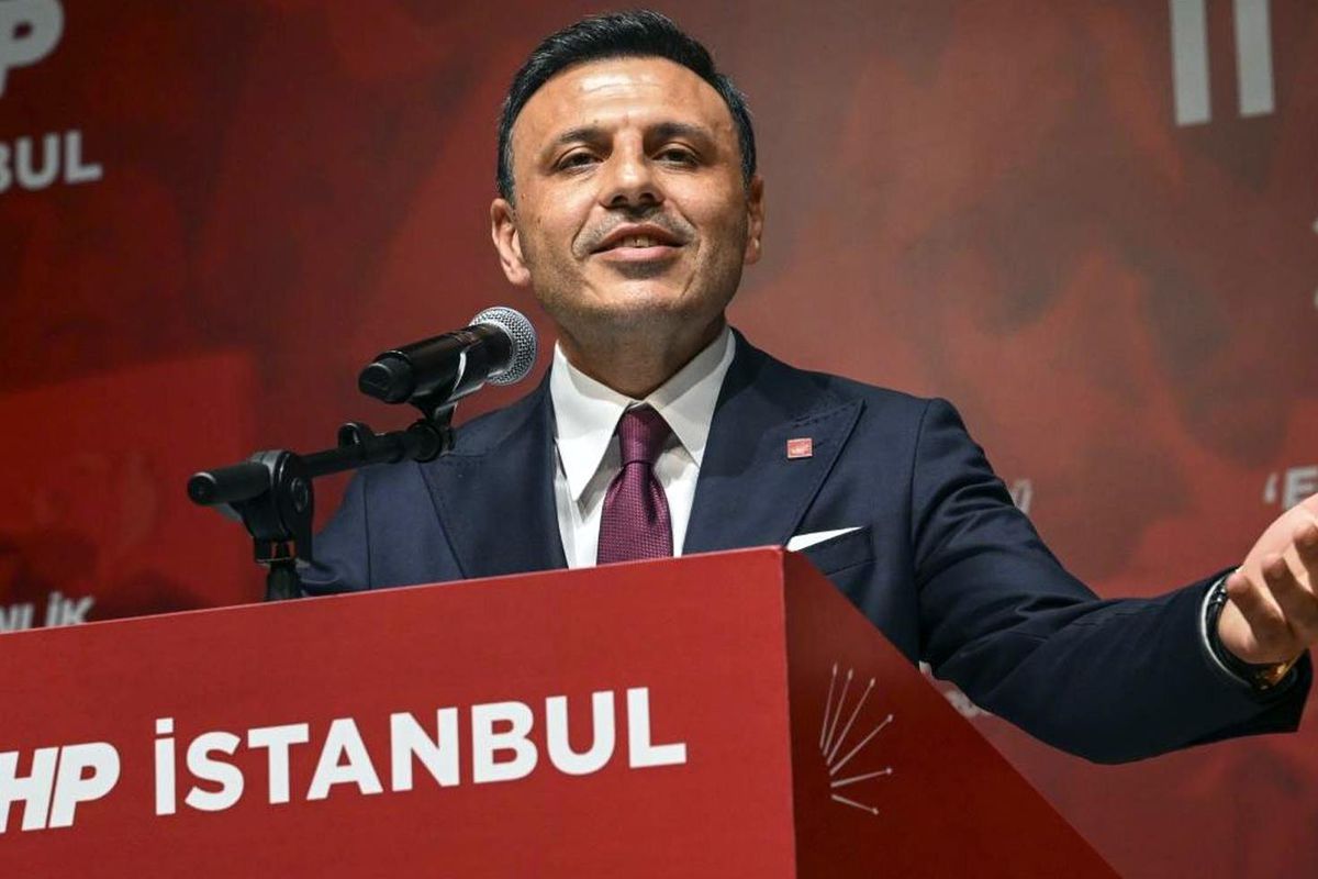 CHP İstanbul'da deprem! Özgür Çelik ile birlikte istifa ettiler