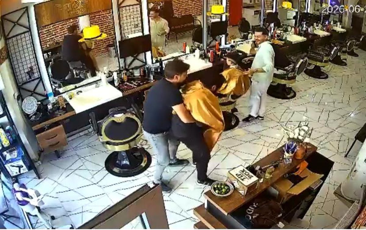 Boğazına kaçan erik parçası heimlich manevrasıyla çıkarıldı