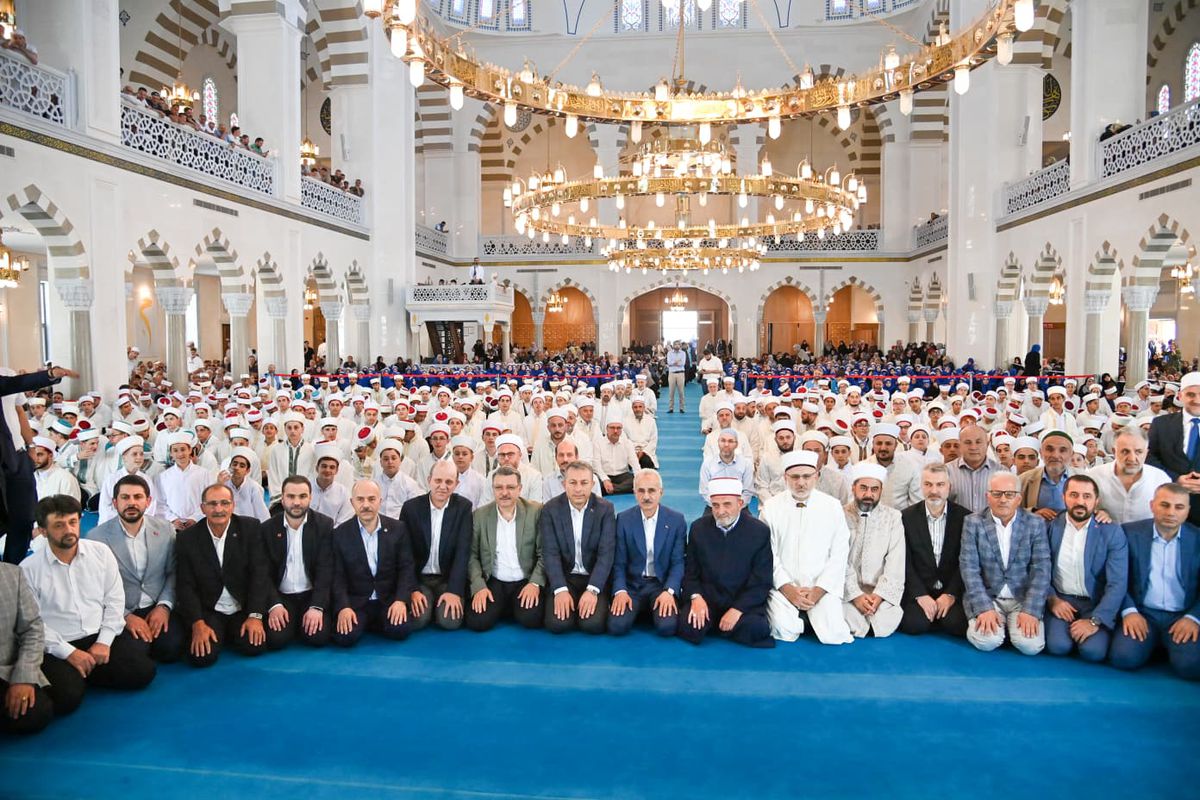Bakan Uraloğlu, icazet törenine katıldı