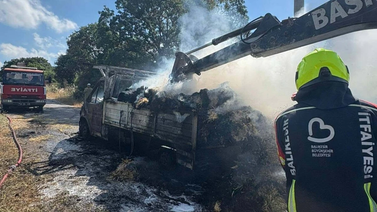 Saman yüklü kamyonette çıkan yangın ormana sıçradı