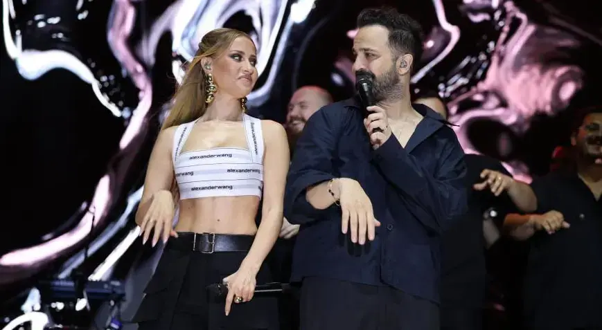 Derya Uluğ Tarsus'ta konser verdi: Sahnede evlilik teklifi