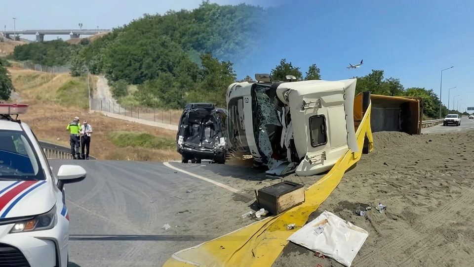 İstanbul Havalimanı Yolu Kaza: Direksiyon hakimiyetini kaybeden kamyon devrildi