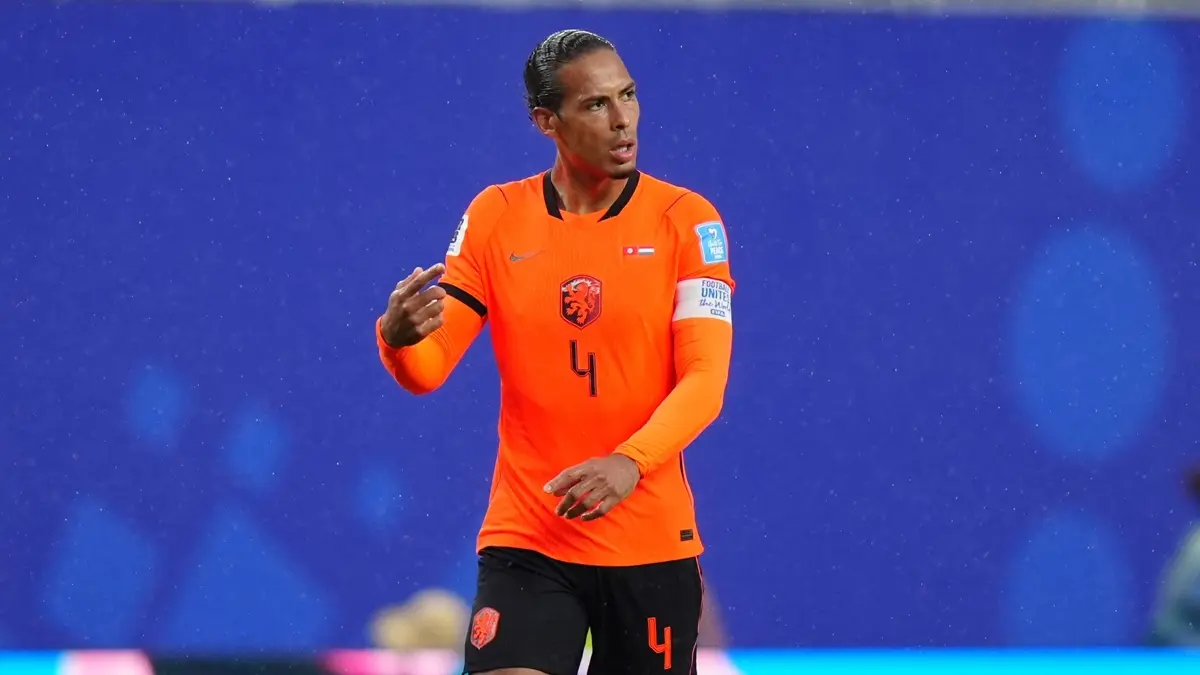Sanchez giderse Van Dijk