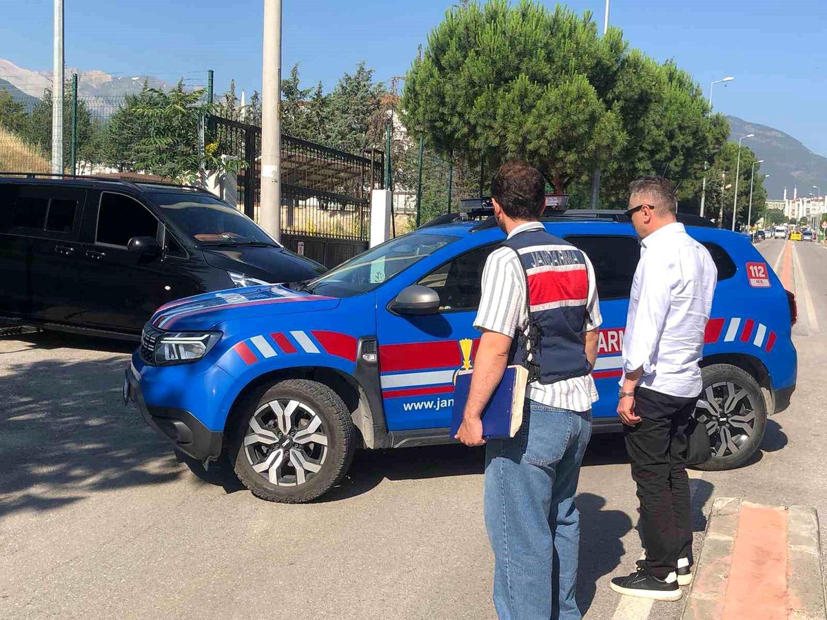 Denizli'de jandarmadan uyuşturucu baskını: Baro başkanı ve 11 avukat gözaltına alındı