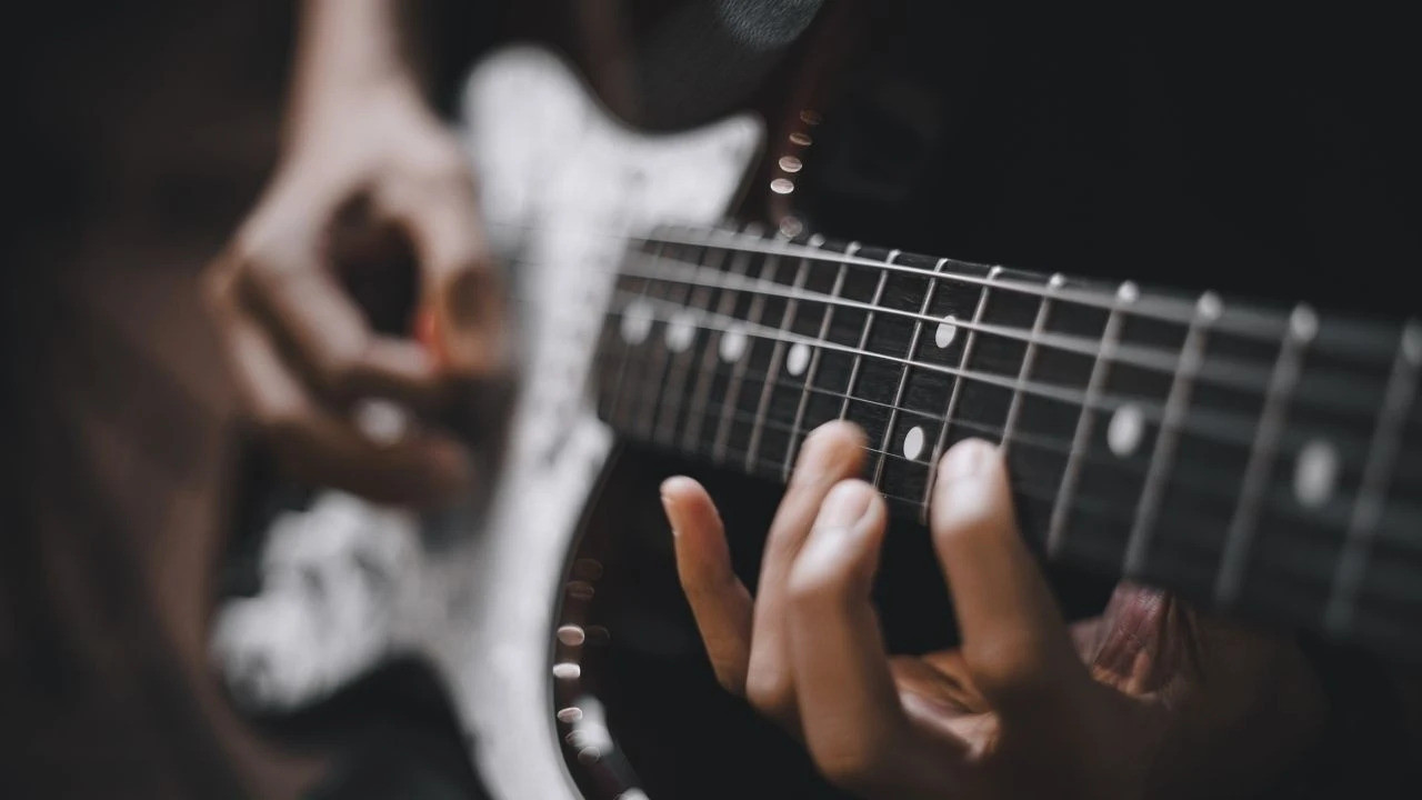 Müzik dünyasında telif isyanı! Sanatçı değil platformlar kazanıyor