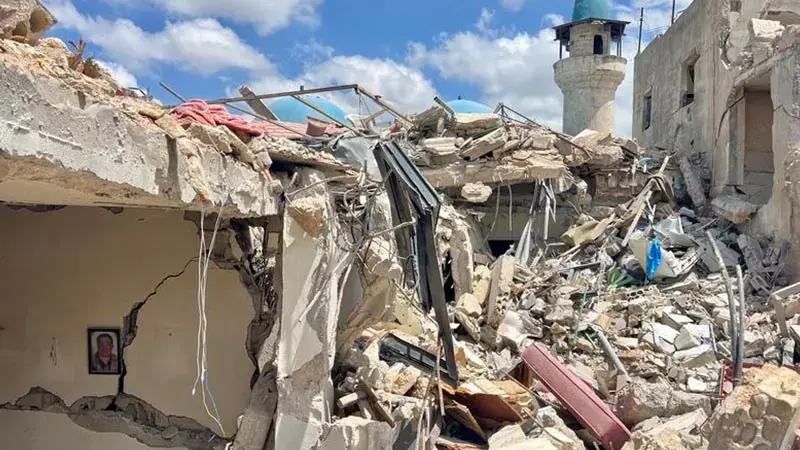 İsrail'in Lübnan'a saldırılarında hayatını kaybedenlerin sayısı 4 bin 320'ye yükseldi
