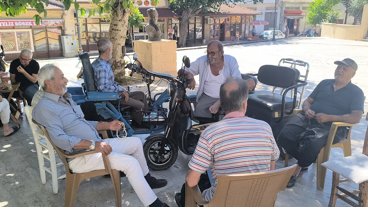 Adana'da yurttaş geçim sıkıntısından yakındı: 'Yemek pahalı, ekmek domates yiyorum...'