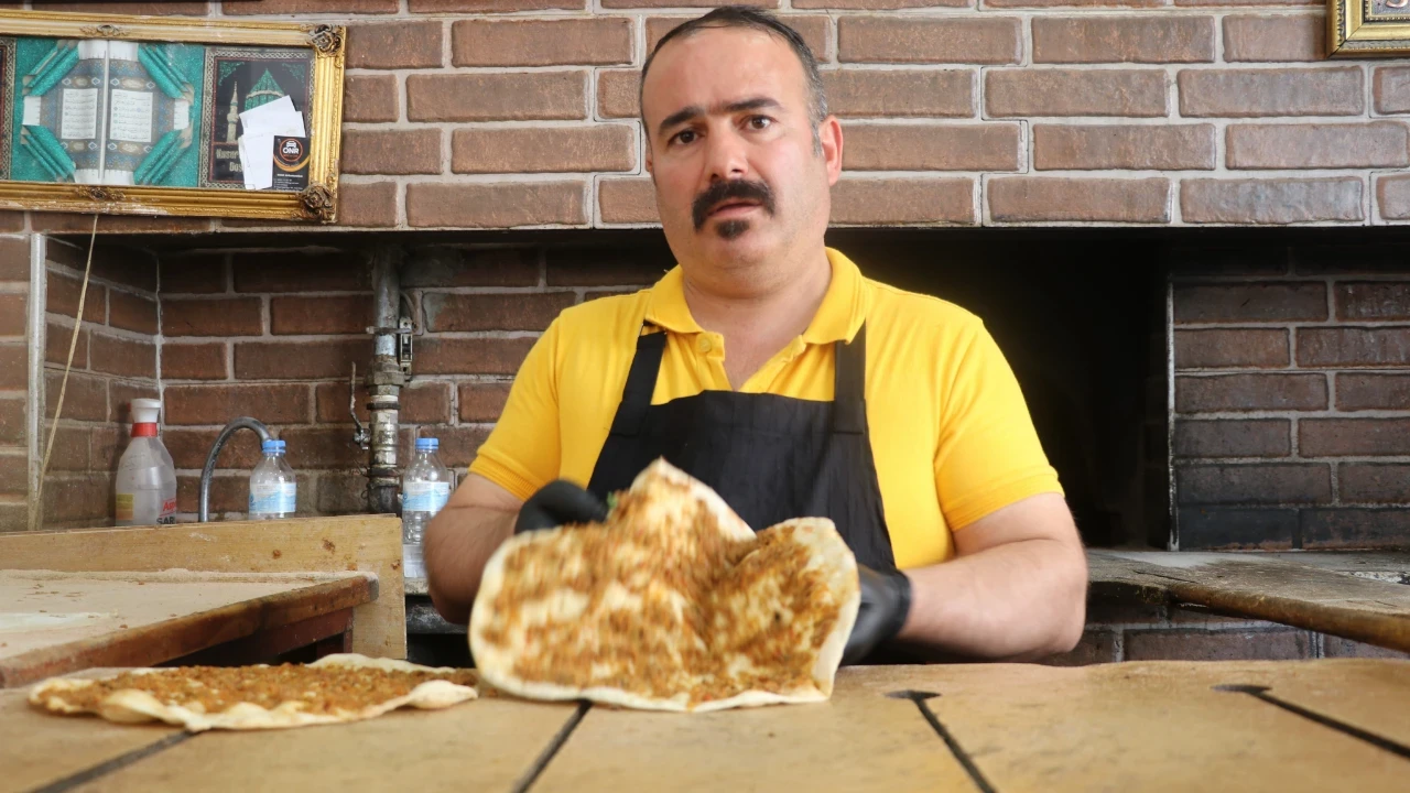 Ucuza lahmacun sattığı için şikayet edilen esnaf: "Yüzde 15 karla satıyorum"